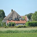 Lovely Holiday Home In Texel Near Sea Ferienhaus *