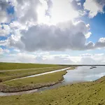 Holiday home Lovely Holiday Home In Texel Near Sea *