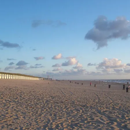 Дом отдыха Lovely In Texel Near Sea *
